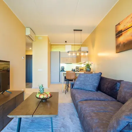 Apartment-lai 15-11 *